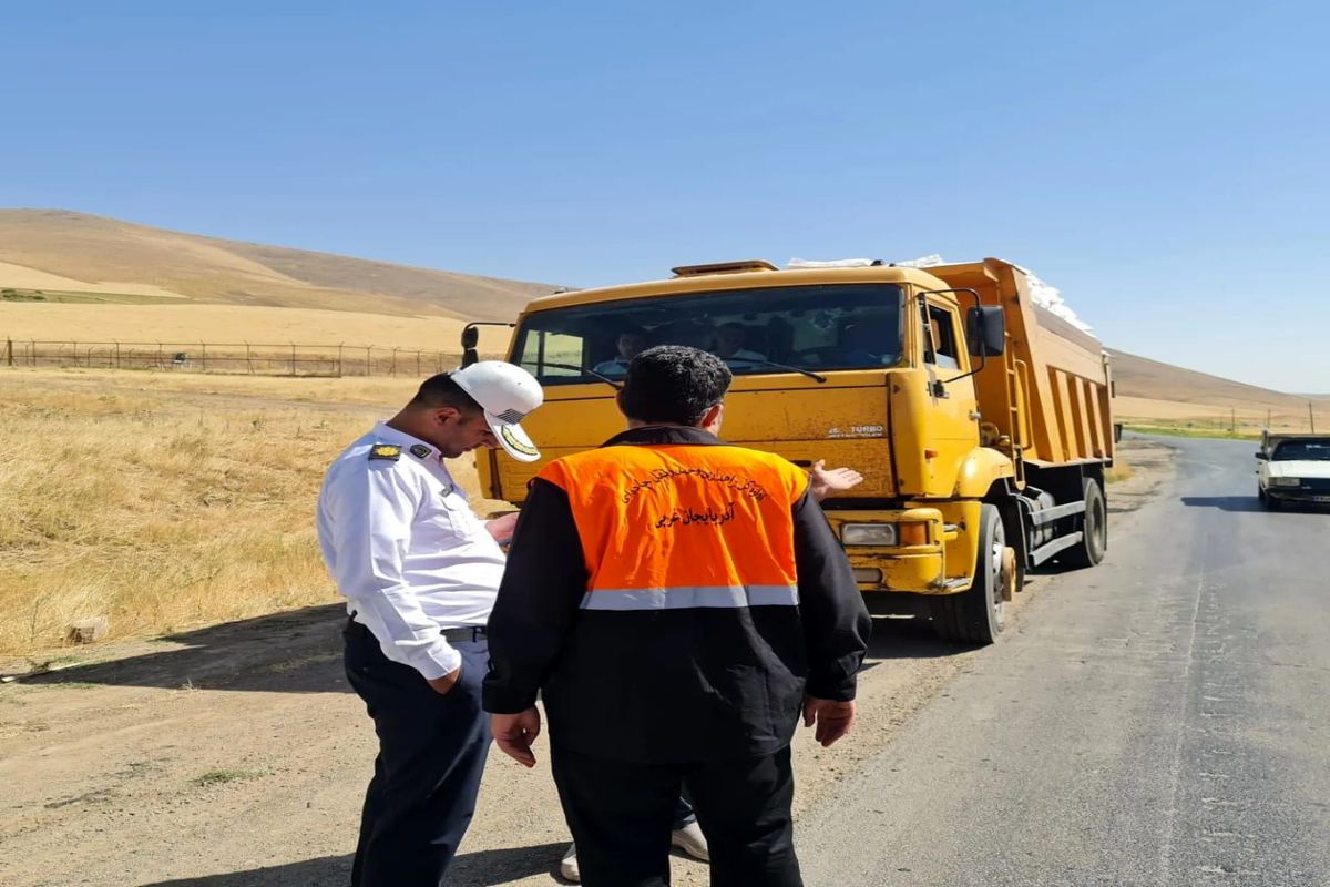کنترل نزدیک به ۲ هزار دستگاه ناوگان عمومی در محورهای آذربایجان غربی