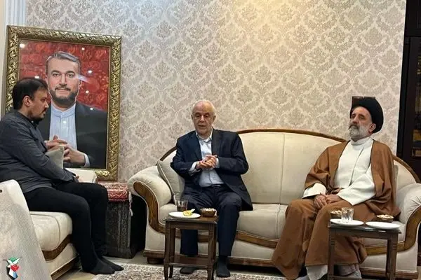 معاون رئیس جمهور به دیدار خانواده شهید امیرعبداللهیان رفت