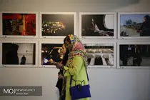 مهرداد امینی و سمیرا بختیاری تندیس جشن نهم عکاسان سینمای ایران را دریافت کردند