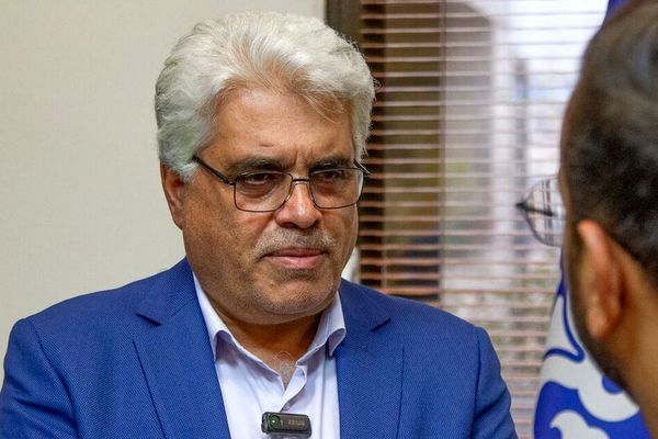 سهمیه بنزین خودروهای تعویض پلاکی قطع نمی‌شود