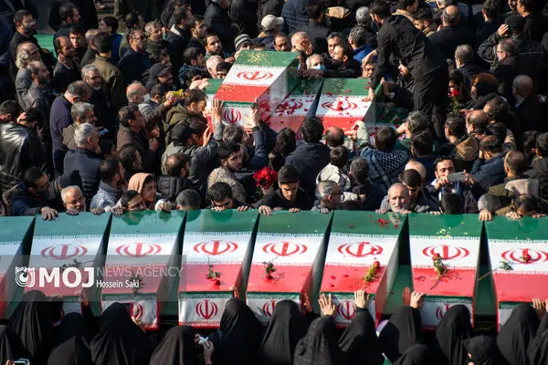 ورود پیکر مطهر ۴۱ شهید دفاع مقدس به خاک وطن