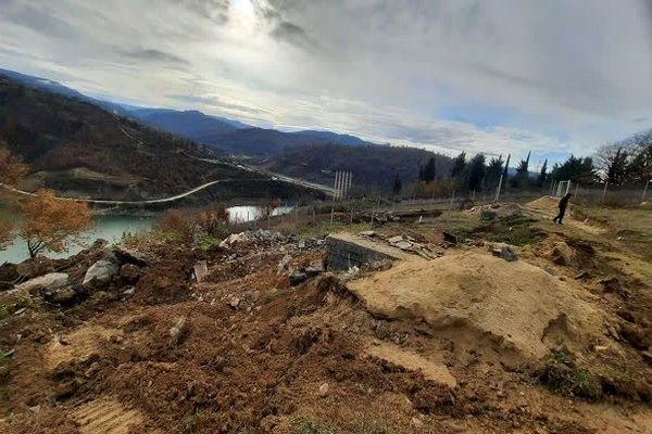 چهار بنای غیرمجاز در حریم کیفی سد گلورد تخریب شد