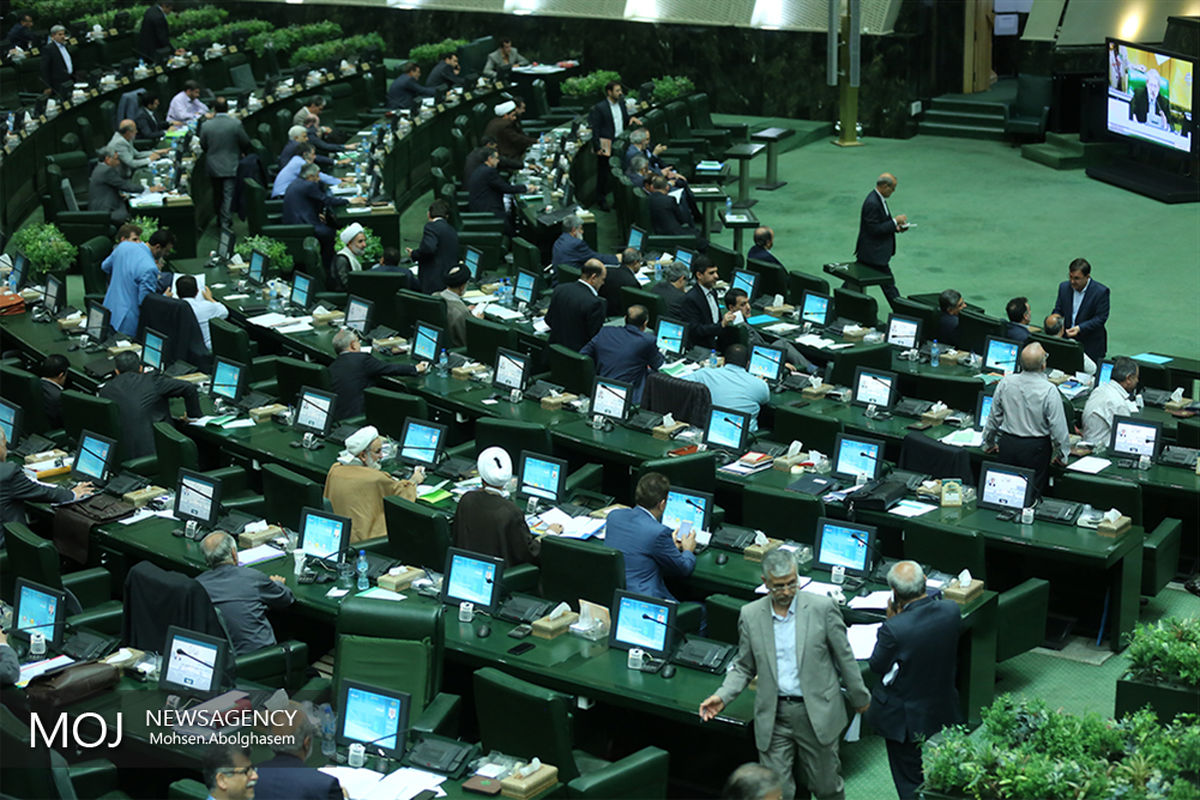 سوال از روحانی اعلام وصول شد/ روحانی یک ماه فرصت دارد در مجلس حاضر شود