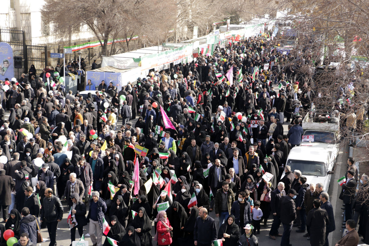 حضور پرشکوه مردم تبریز در راهپیمایی ۲۲ بهمن + تصاویر 