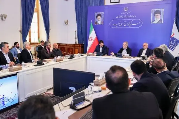 رئیس جمهور سرزده در وزارت ارتباطات و فن‌آوری اطلاعات حضور یافت