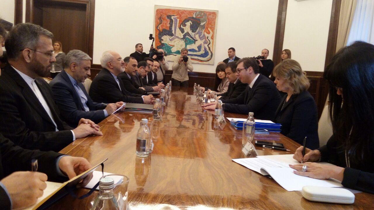 ظریف بر توسعه روابط با صربستان تاکید کرد