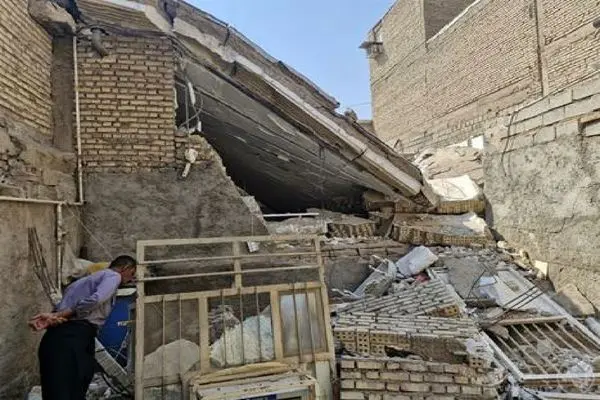 نشت و انفجار گاز شهری در یک منزل مسکونی یک مصدوم داشت 