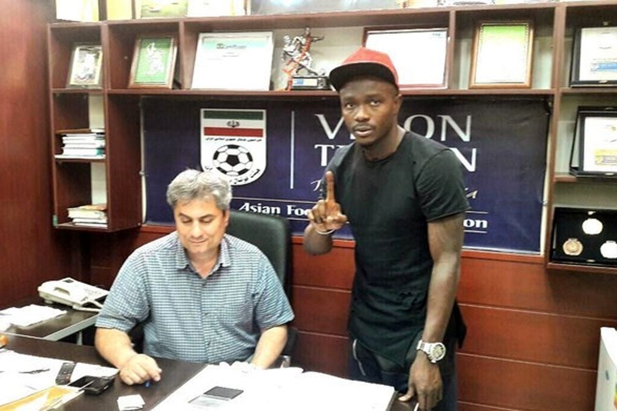 بازیکن نیجریه ای پیکان قراردادش را ثبت کرد