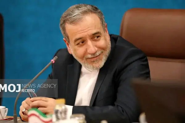 عراقچی قهرمانی تیم ملی وزنه‌برداری ایران در جهان را تبریک گفت