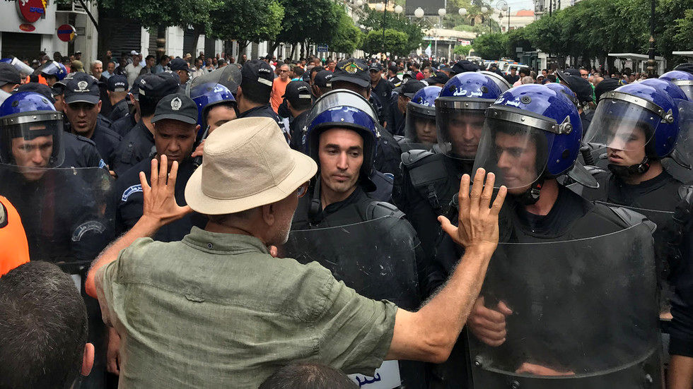 انتخابات ریاست جمهوری الجزایر 12 اکتبر سال جاری برگزار می شود