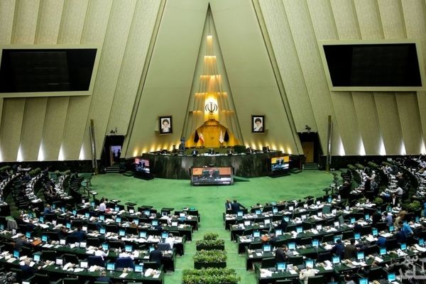 دو نماینده مجلس نسبت به استفاده از تجهیزات «شرکت موتورولا» در پی انفجار پیجرها در لبنان هشدار دادند