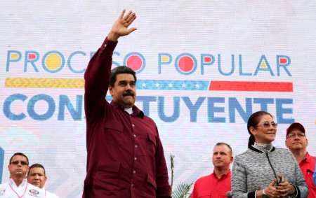 مادورو خطاب به ترامپ: دست های کثیفت را از ونزوئلا بردار