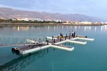 هشتمین اسکله فلزی شناور گردشگری در بندر شهید رجایی به آب انداخته شد