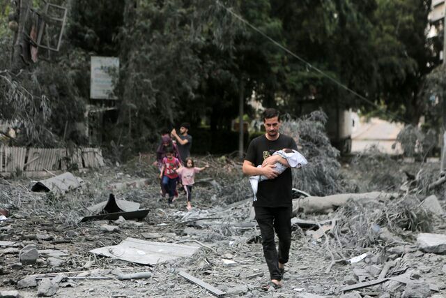  آمار کشته‌های غزه به 2215 نفر افزایش یافت