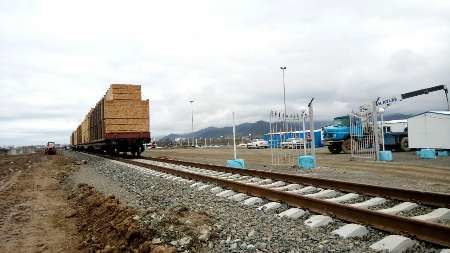 122 واگن تخته از طریق راه آهن آستارا به کشور وارد شد