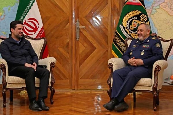 وزیر دفاع با سرپرست سازمان هواپیمایی کشوری دیدار کرد