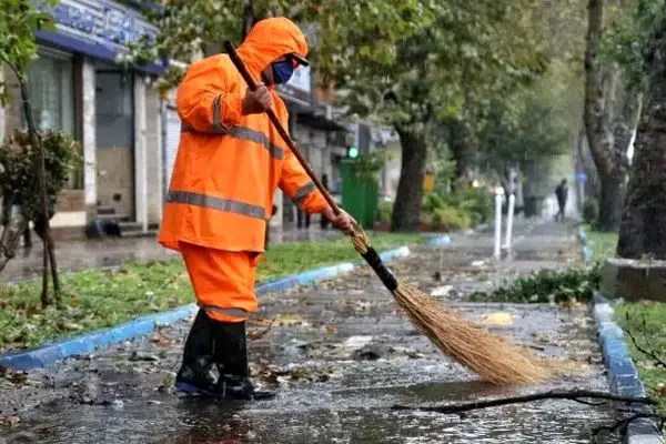 لباس‌های پاکبانان شب کار به چراغ‌های چشمک‌زن مجهز می‌شوند