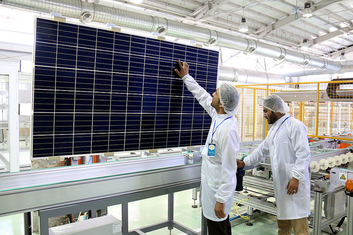 تولید پنل‌های خورشیدی در خراسان رضوی، واردات آن را به صفر رساند