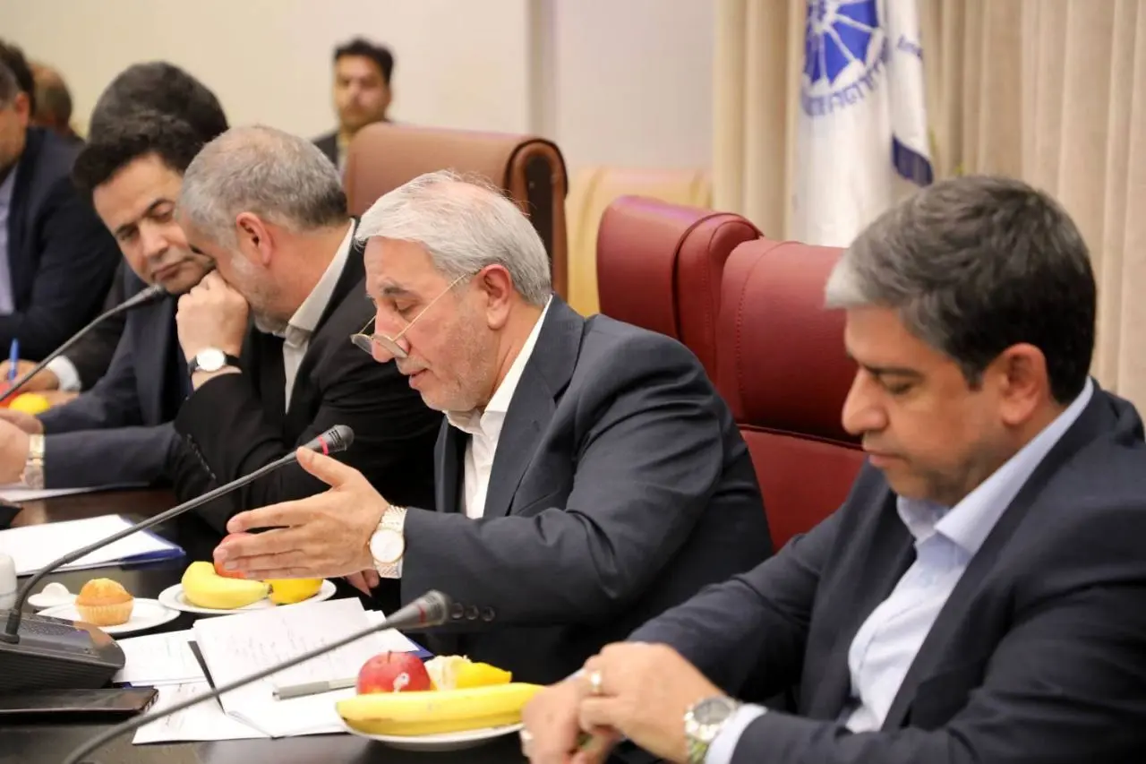 ۵۰۰ میلیون دلار ارز و بیش از ۵ همت منابع ریالی برای حمایت از طرح‌های اقتصادی اردبیل اختصاص یافت