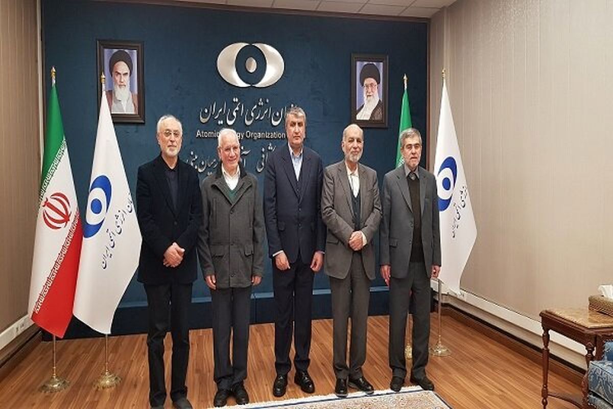 اسلامی با رؤسای پیشین سازمان انرژی اتمی نشست برگزار کرد