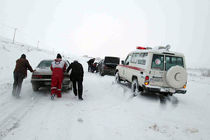 امداد رسانی به بیش از ۴۰ خودروی گرفتار در برف / اسکان اضطراری ۲۰۰ نفر