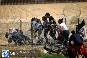 هجوم مهاجران به مرز آمریکا
