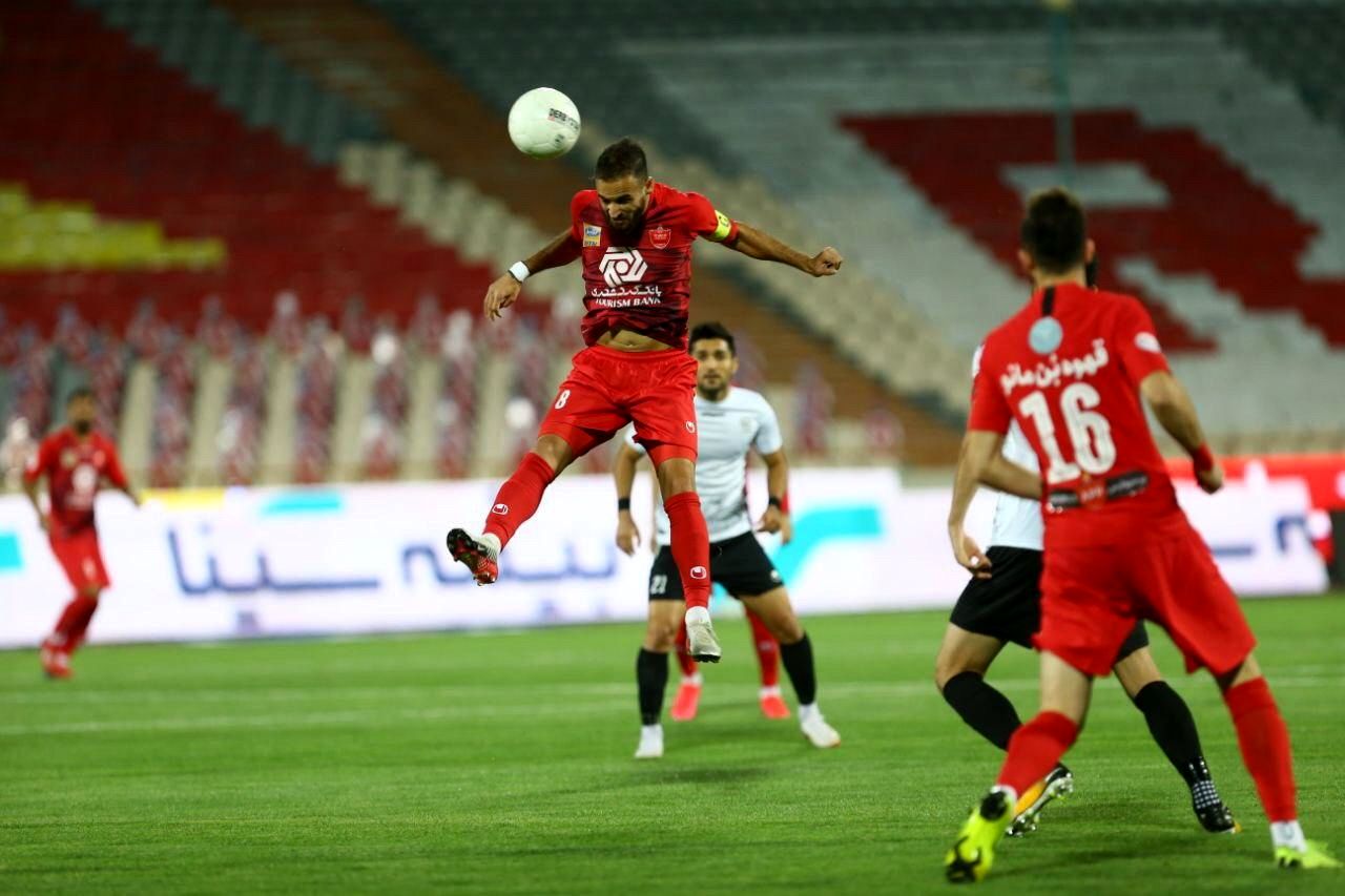 نتیجه بازی پرسپولیس و شاهین شهرداری‌ بوشهر در نیمه نخست
