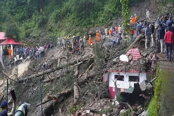 بارش شدید باران در بنگال غربی هند جان ۲۴ نفر را گرفت