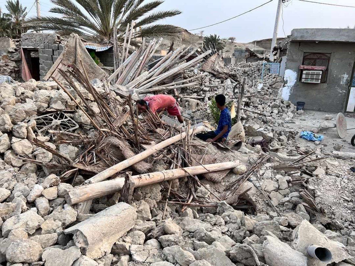 نبود سرویس بهداشتی در مناطق زلزله زده هرمزگان 