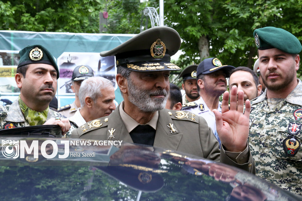 تجلیل از اساتید و مربیان برتر ارتش جمهوری اسلامی ایران