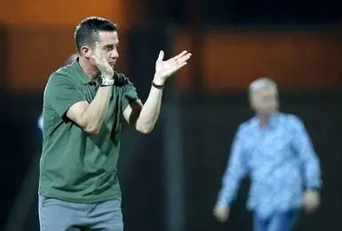 اوسمار ویه‌را سرمربی فصل گذشته پرسپولیس در تایلند هم قهرمانی آورد