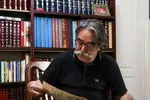 کاریکاتوریست پیشکسوت ایرانی در بخش مراقبت‌های ویژه بیمارستان است