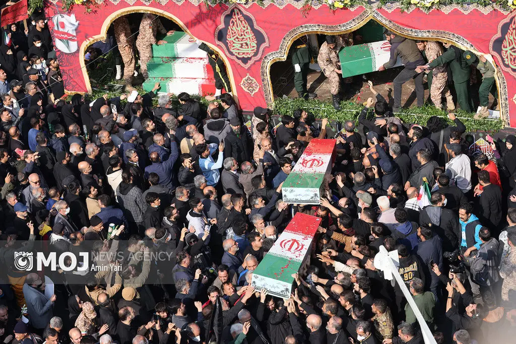 برگزاری مراسم تشییع «لاله‌های فاطمی» با ۱۰۰ شهید گمنام در تهران