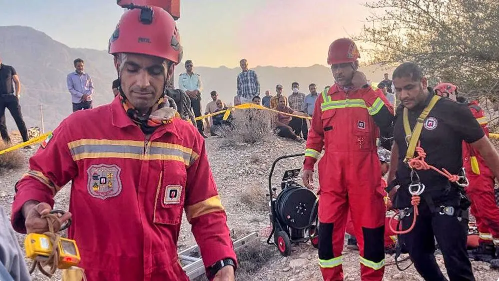 سقوط مردی در چاه ۶۰ متری در فارغان