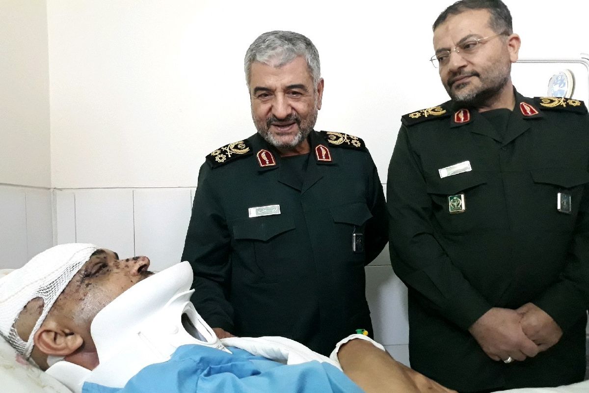فرمانده سپاه پاسداران از مجروحان حادثه تروریستی زاهدان عیادت کرد