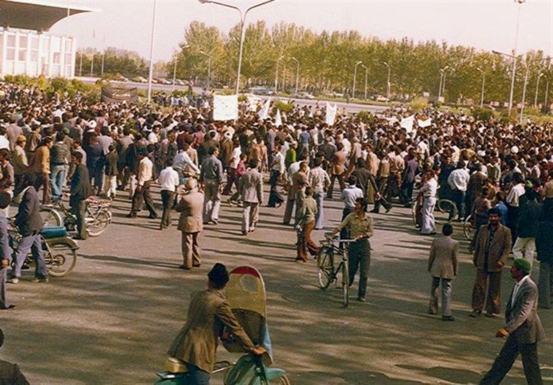 ۱۰ دی ۱۳۵۷ رژیم پهلوی در مشهد ۲ هزار نفر را کشتند