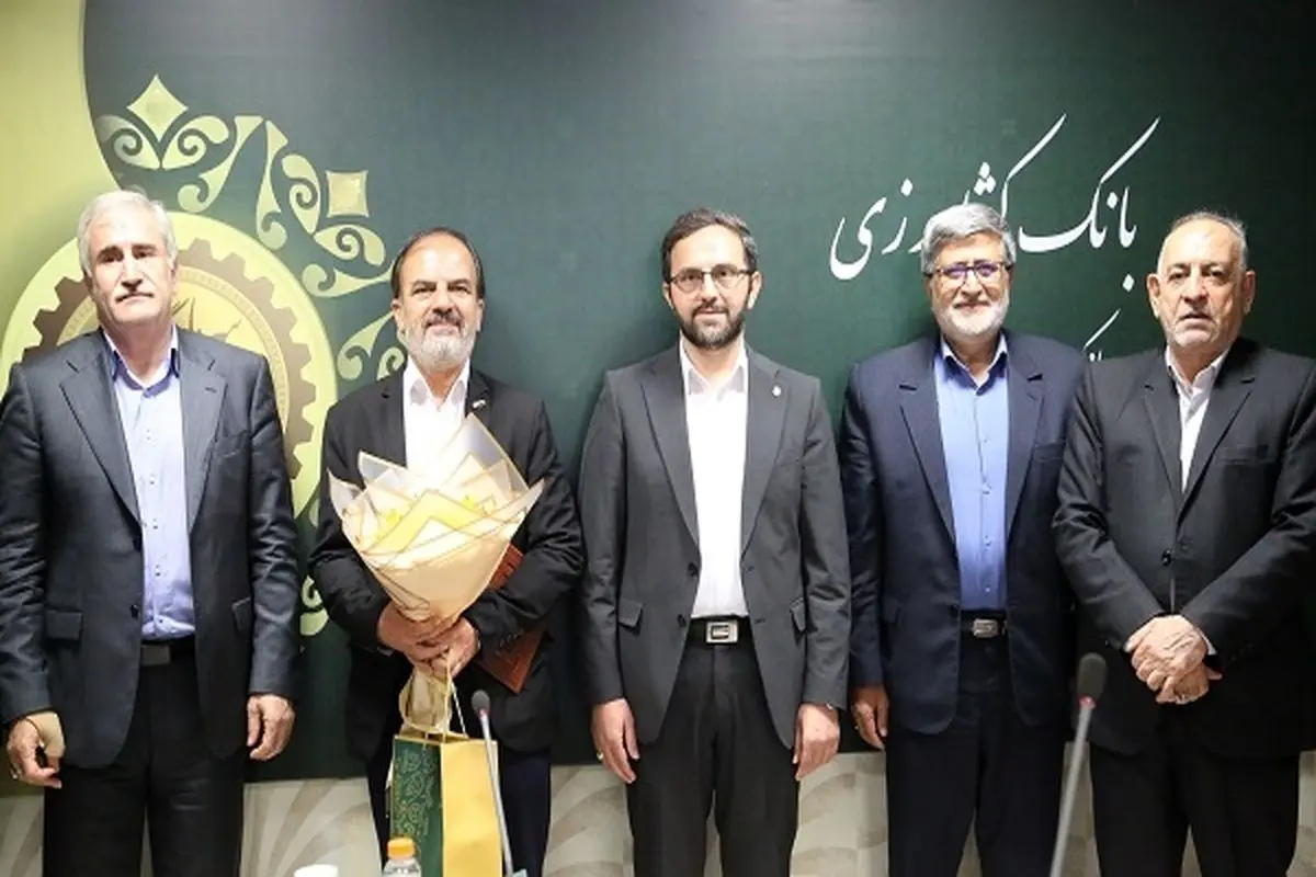 دیدار صمیمی مدیرعامل بانک کشاورزی با جمعی از آزادگان