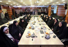 دیدار رییس بنیاد شهید با جمعی از فرزندان دختر شاهد