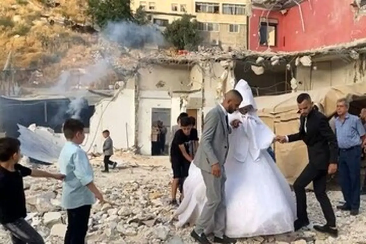عروسی در دل ویرانی؛ جوانان فلسطینی عشق را به جنگ ترجیح دادند