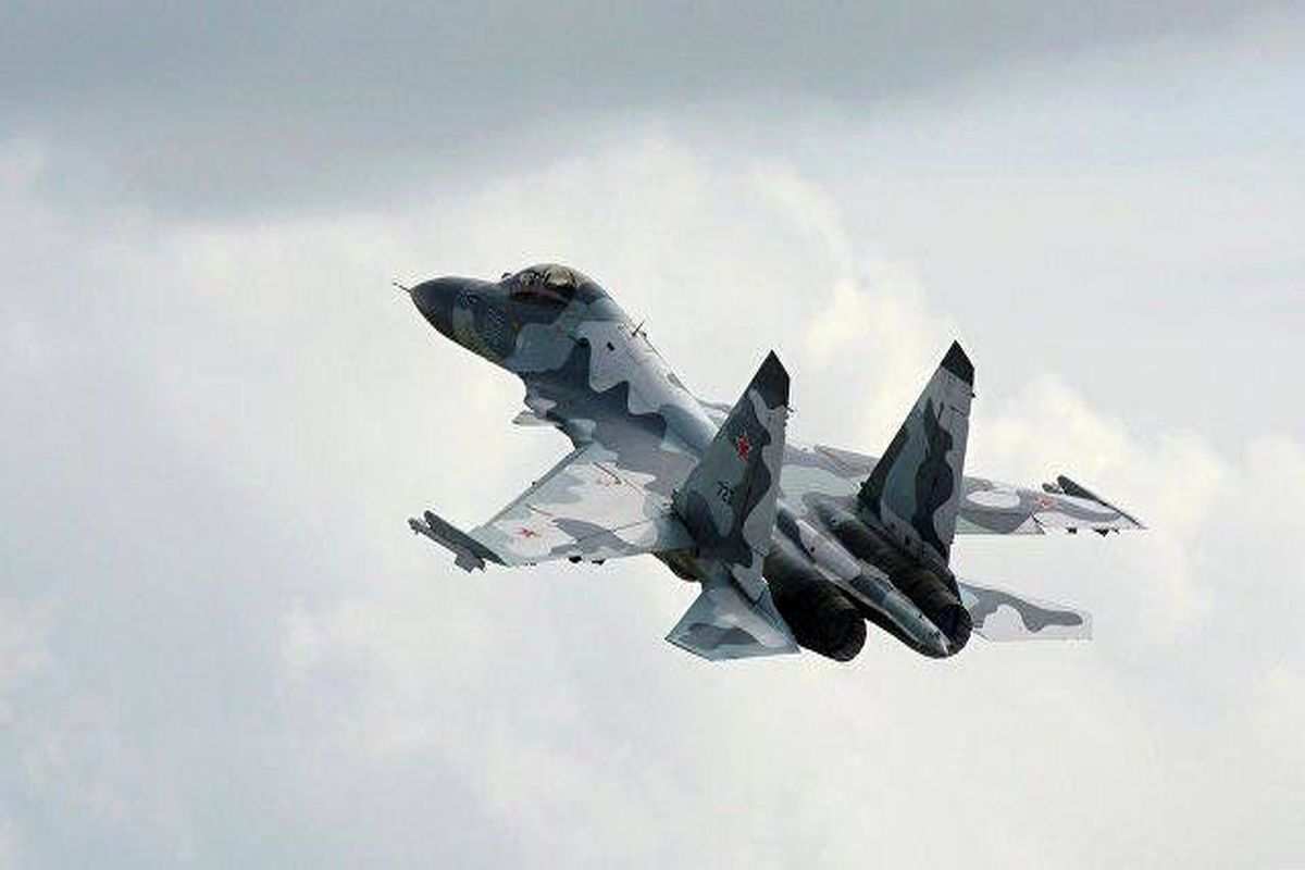 پرواز جنگنده سوخو روسیه در مجاورت هواپیمای رژیم صهیونیستی