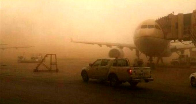 گرد و غبار پروازهای فرودگاه های آبادان و اهواز لغو کرد