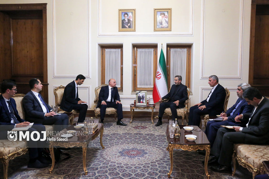 دیدار معاون وزیر خارجه آذربایجان با  سرپرست وزارت امور خارجه ایران