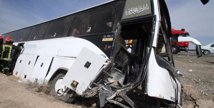 واژگونی اتوبوس در جاده پارسیان- بندرعباس دو مجروح بر جای گذاشت