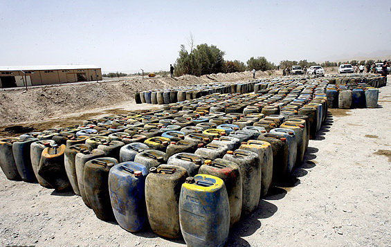  ۱۲۰ هزار لیتر گازوییل غیرمجاز در مجتمع بندری شهید رجایی کشف شد