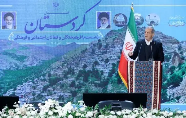 کردستان می تواند الگوی توسعه و همدلی در کشور باشد/ حل مشکلات کشور با کمک و همراهی مردم + فیلم