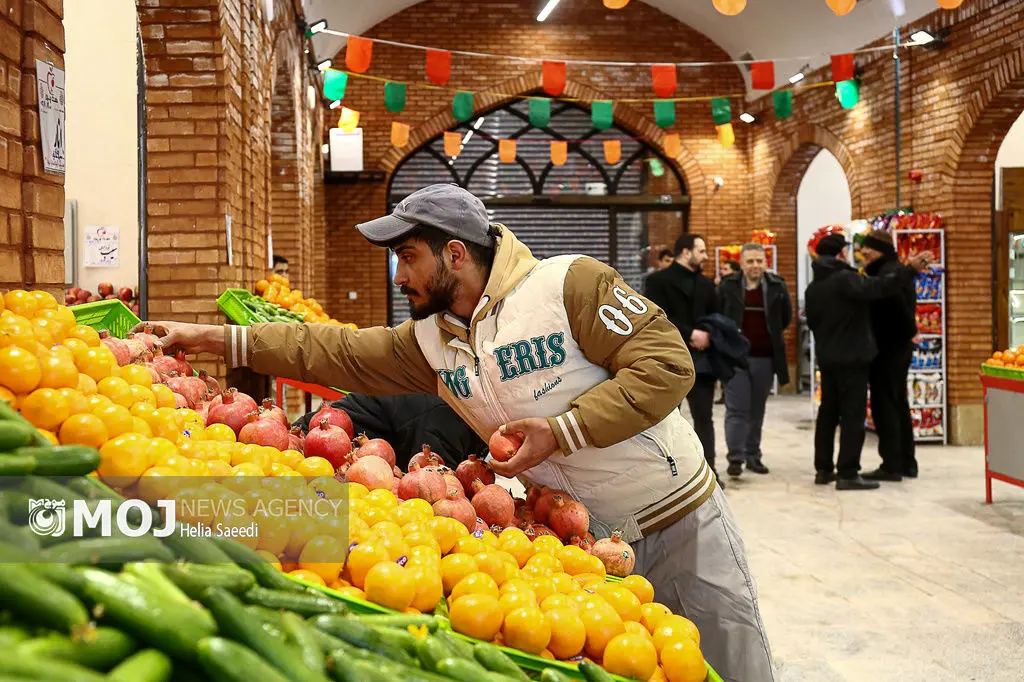 میوه های شب عید زینت بخش بازار شدند