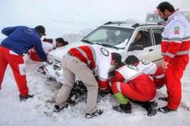 امداد رسانی به 49 خودروی گرفتار  در برف در جاده ییلاقی ماسال 