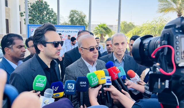 تحویل ۶ آمبولانس جدید/ نهضت سلامت هرمزگان شتاب گرفت