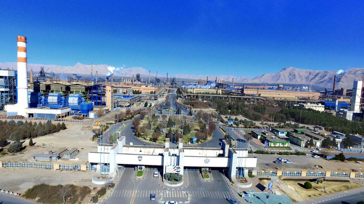 هوای ذوب آهن و منطقه لنجان از کلان شهر اصفهان پاک تر است
