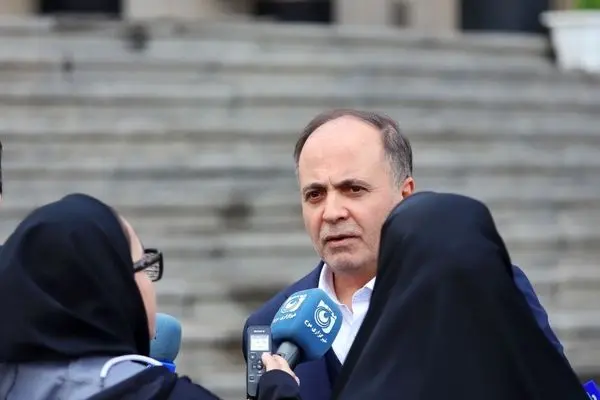 وزیر جهاد کشاورزی از وجود ۳.۵ میلیون تن نهاده دامی در بندر امام خبر داد